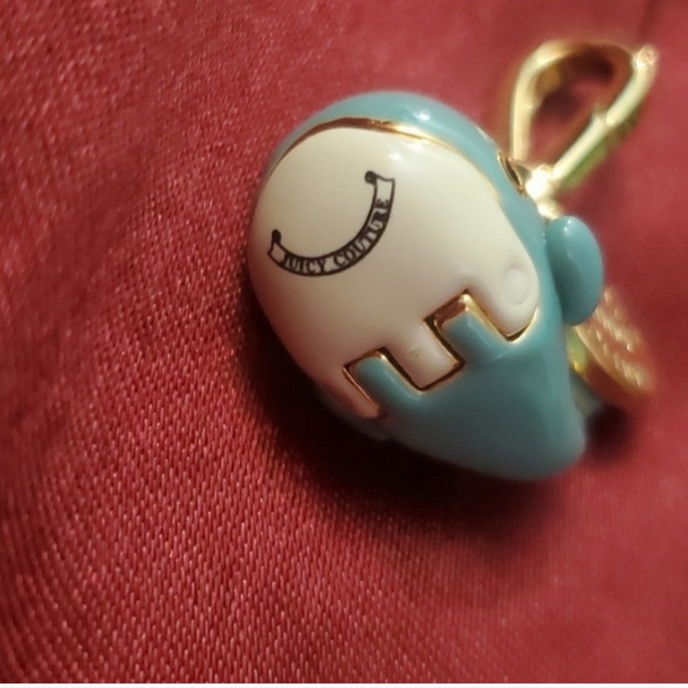 Limited-Edition Blue Whale with fish inside its mouth 2009 - Picture 5 of 7